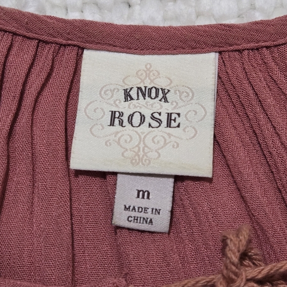 Knox Rose Dusty Rose Cold Shoulder Boho Top With Tassel Tie And Lace Size Medium - Picture 11 of 12